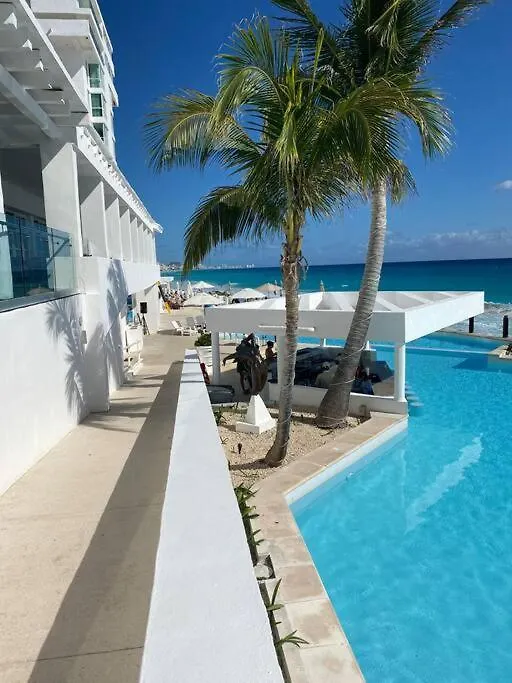 Beachfront Suite Deluxe -Best Ocean View, Resort With Beach, Gym And Spa Cancun