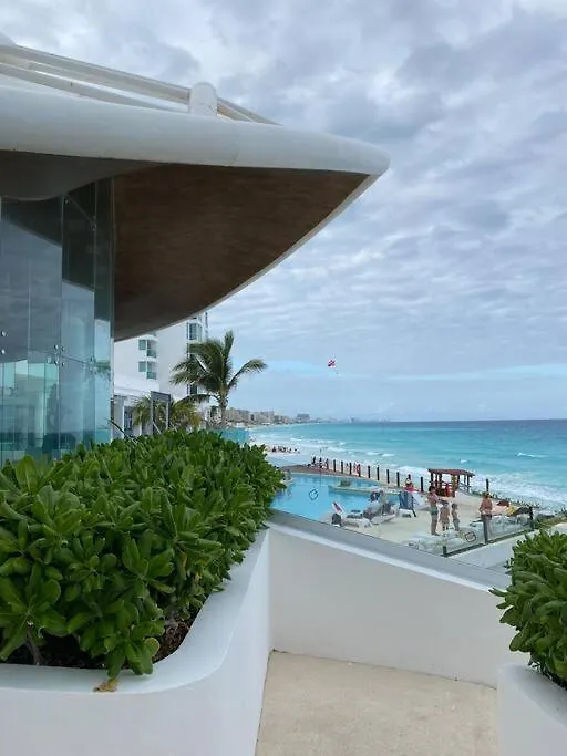 Apartment Beachfront Suite Deluxe -Best Ocean View, Resort With Beach, Gym And Spa Cancun