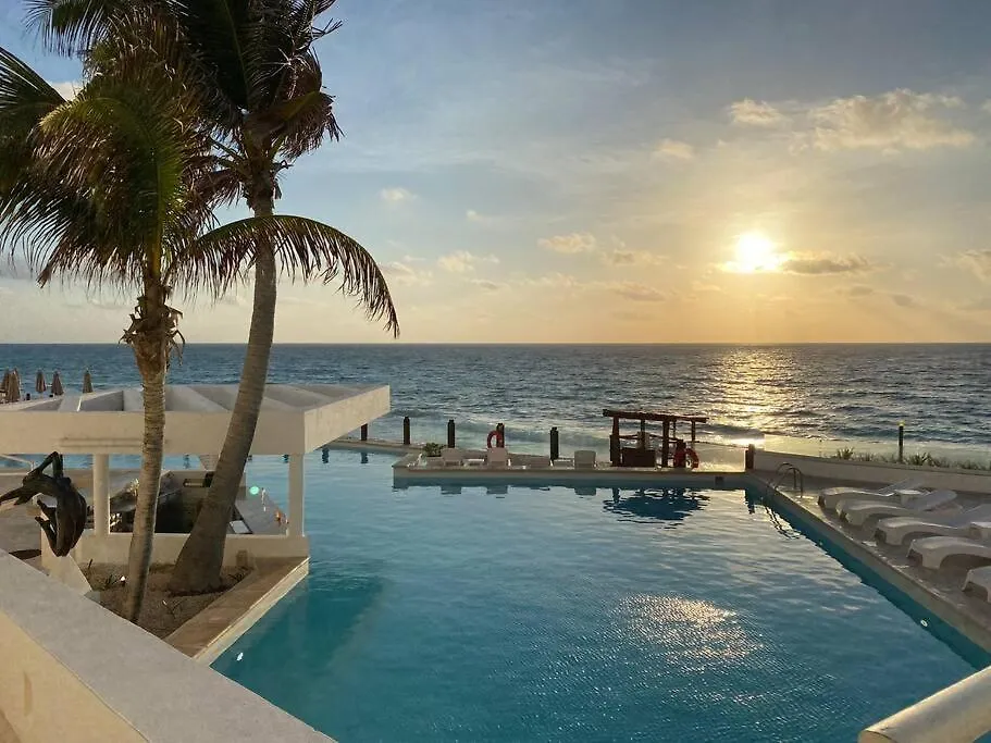 Beachfront Suite Deluxe -Best Ocean View, Resort With Beach, Gym And Spa Cancun Apartment