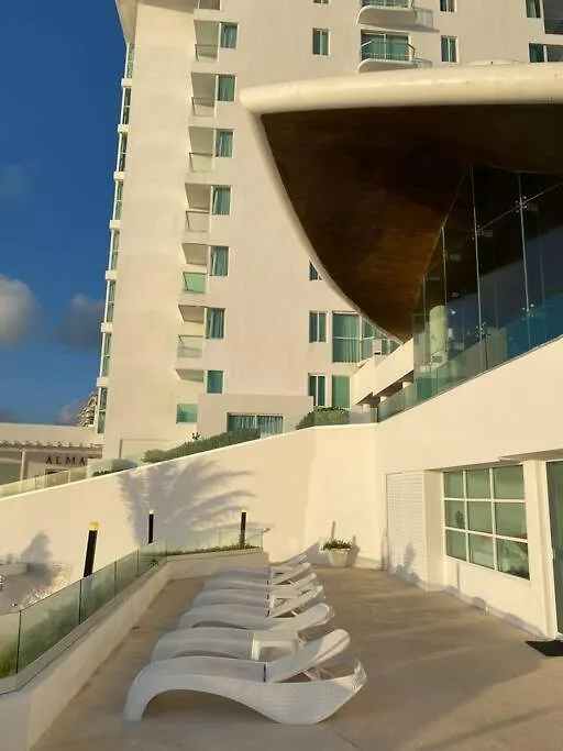 Beachfront Suite Deluxe -Best Ocean View, Resort With Beach, Gym And Spa Cancun