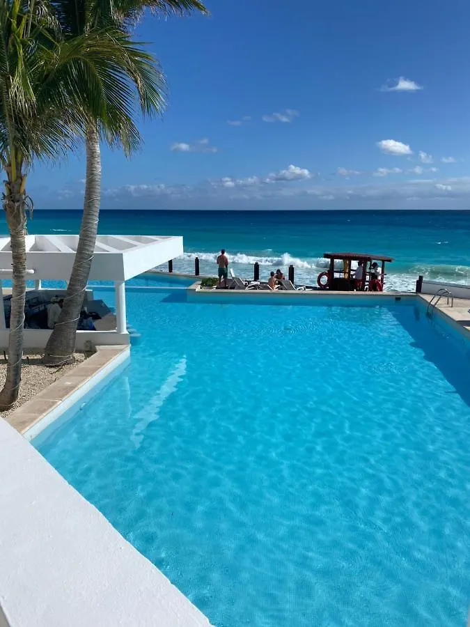 Apartment Beachfront Suite Deluxe -Best Ocean View, Resort With Beach, Gym And Spa Cancun