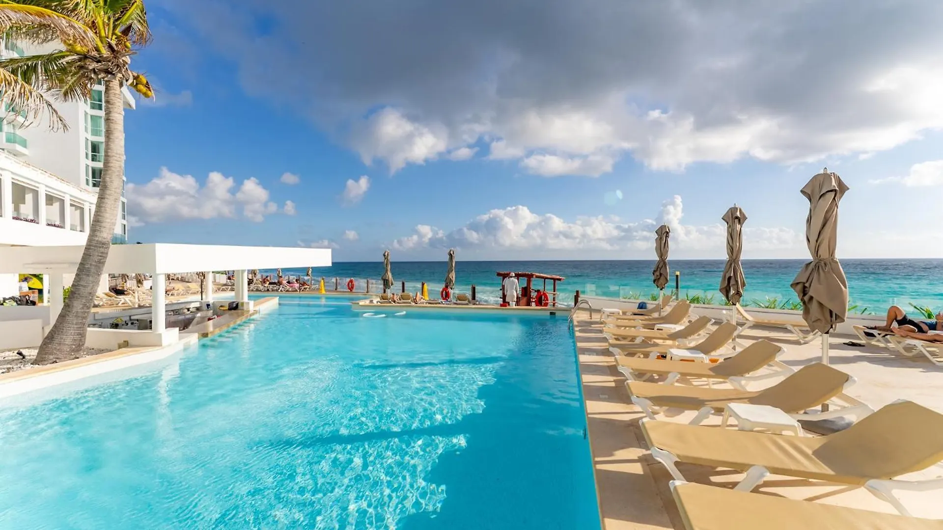 Beachfront Suite Deluxe -Best Ocean View, Resort With Beach, Gym And Spa Cancun Apartment
