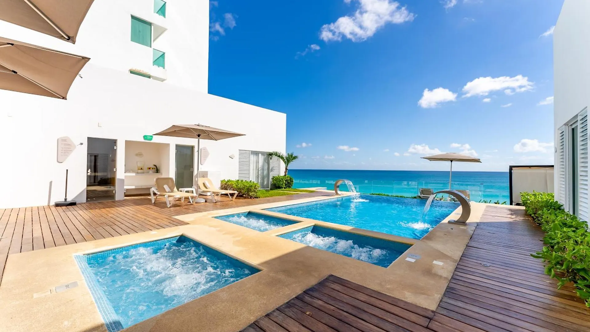 Beachfront Suite Deluxe -Best Ocean View, Resort With Beach, Gym And Spa Cancun Mexico