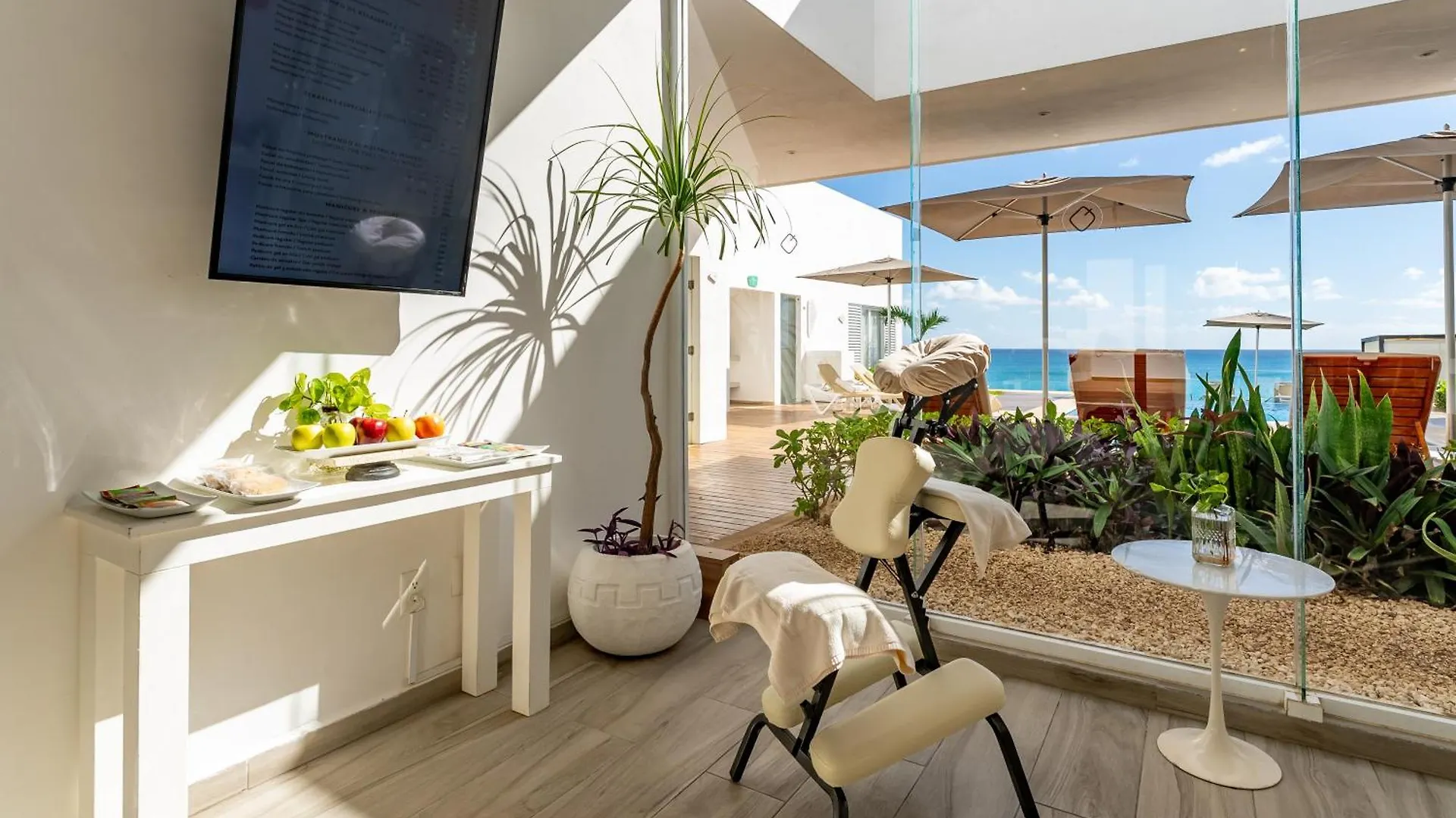 Beachfront Suite Deluxe -Best Ocean View, Resort With Beach, Gym And Spa Cancun Apartment