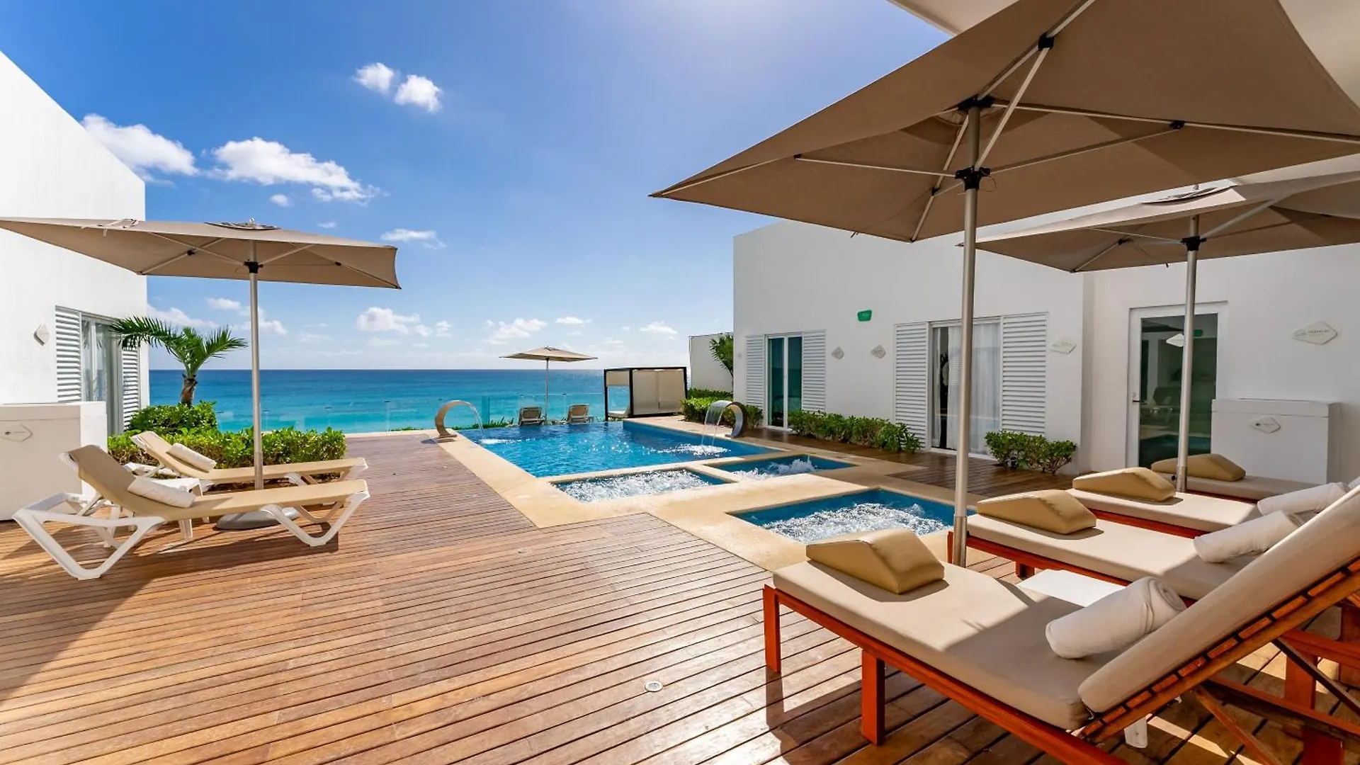 Beachfront Suite Deluxe -Best Ocean View, Resort With Beach, Gym And Spa Cancun Apartment