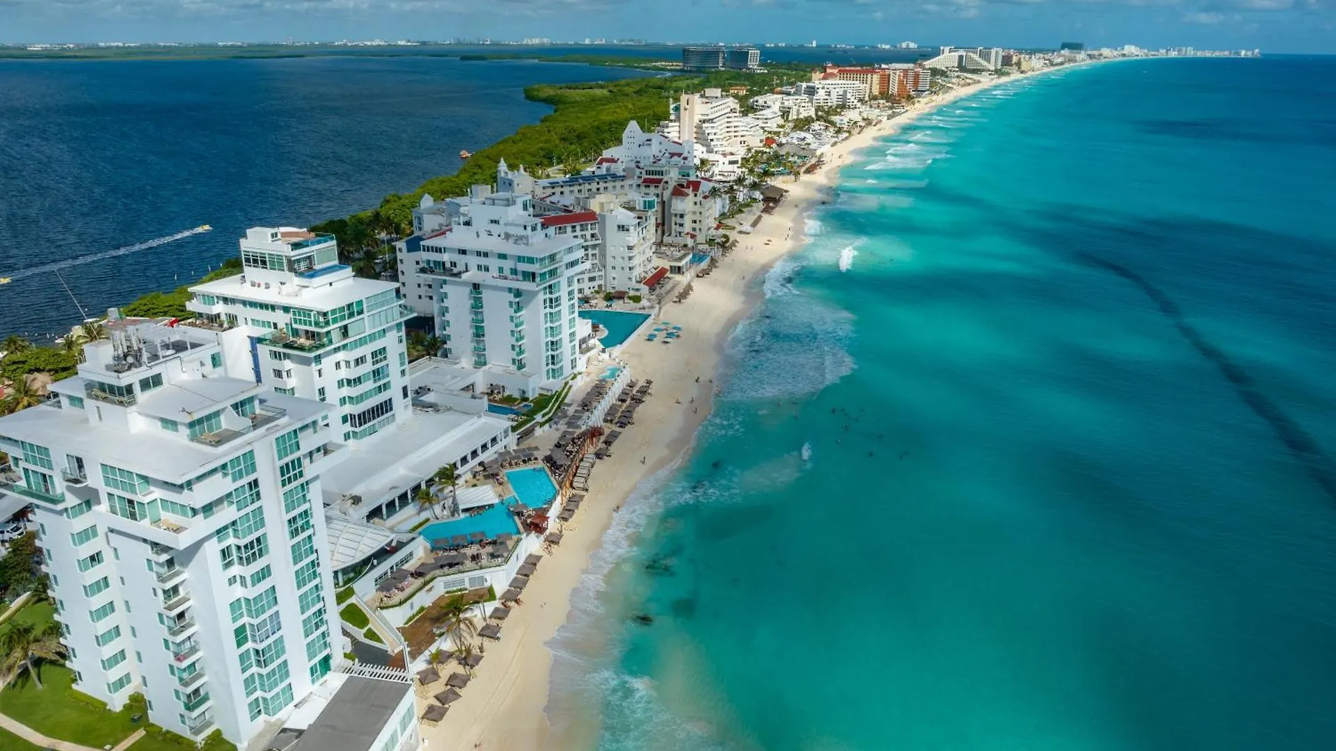 Beachfront Suite Deluxe -Best Ocean View, Resort With Beach, Gym And Spa Cancun Mexico