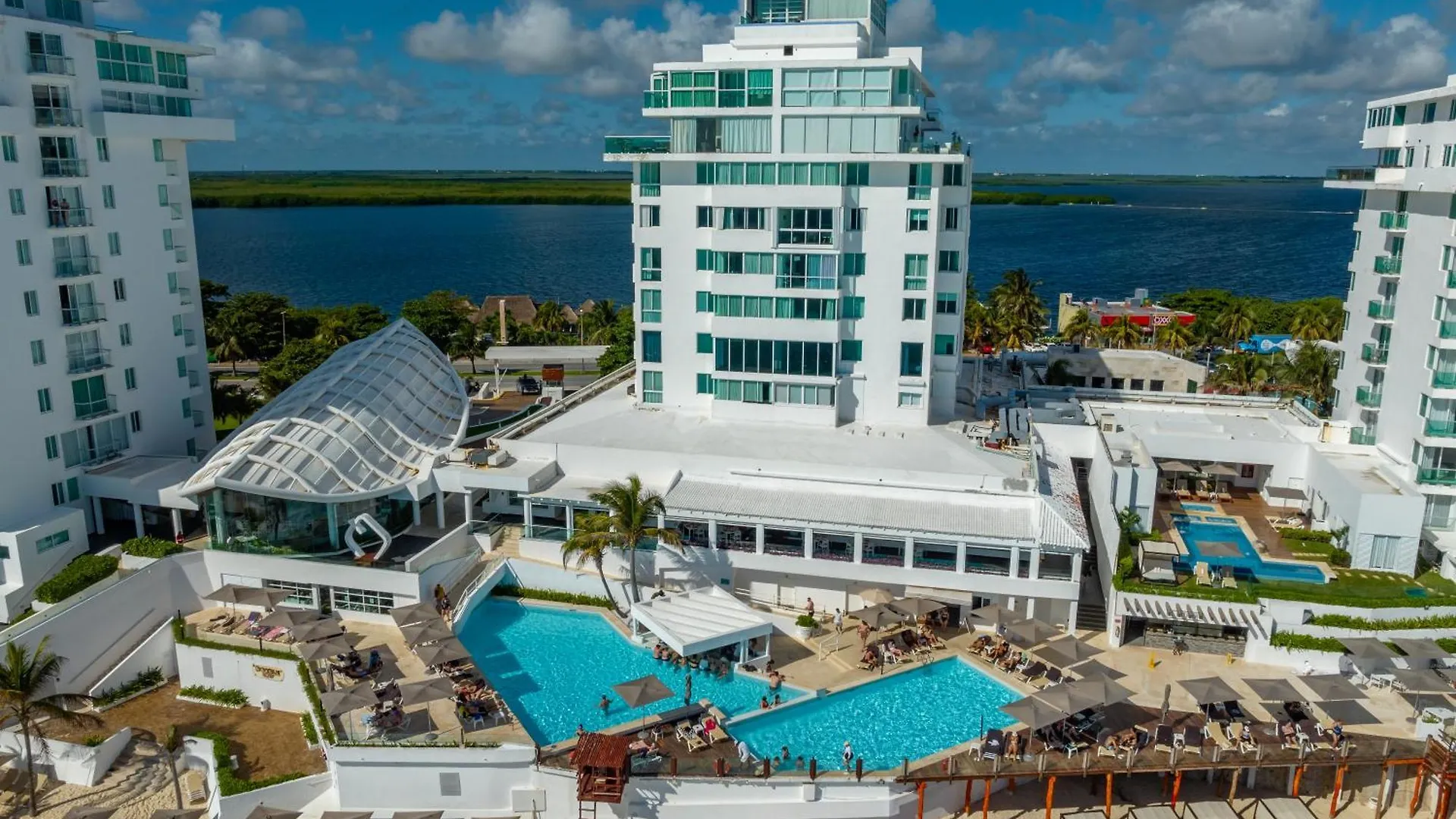 Beachfront Suite Deluxe -Best Ocean View, Resort With Beach, Gym And Spa Cancun 0*,  Mexico