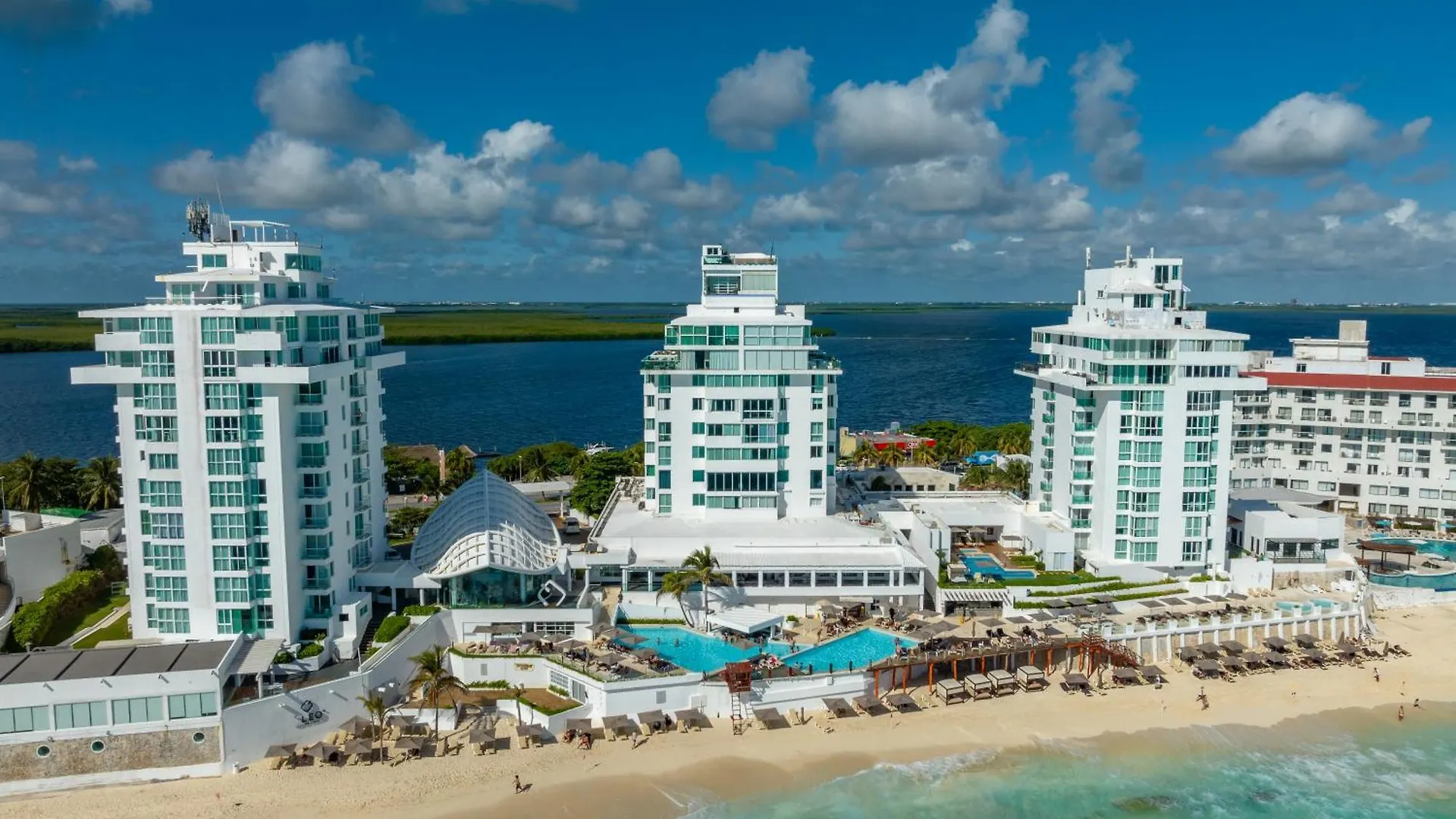 Apartment Beachfront Suite Deluxe -Best Ocean View, Resort With Beach, Gym And Spa Cancun Mexico