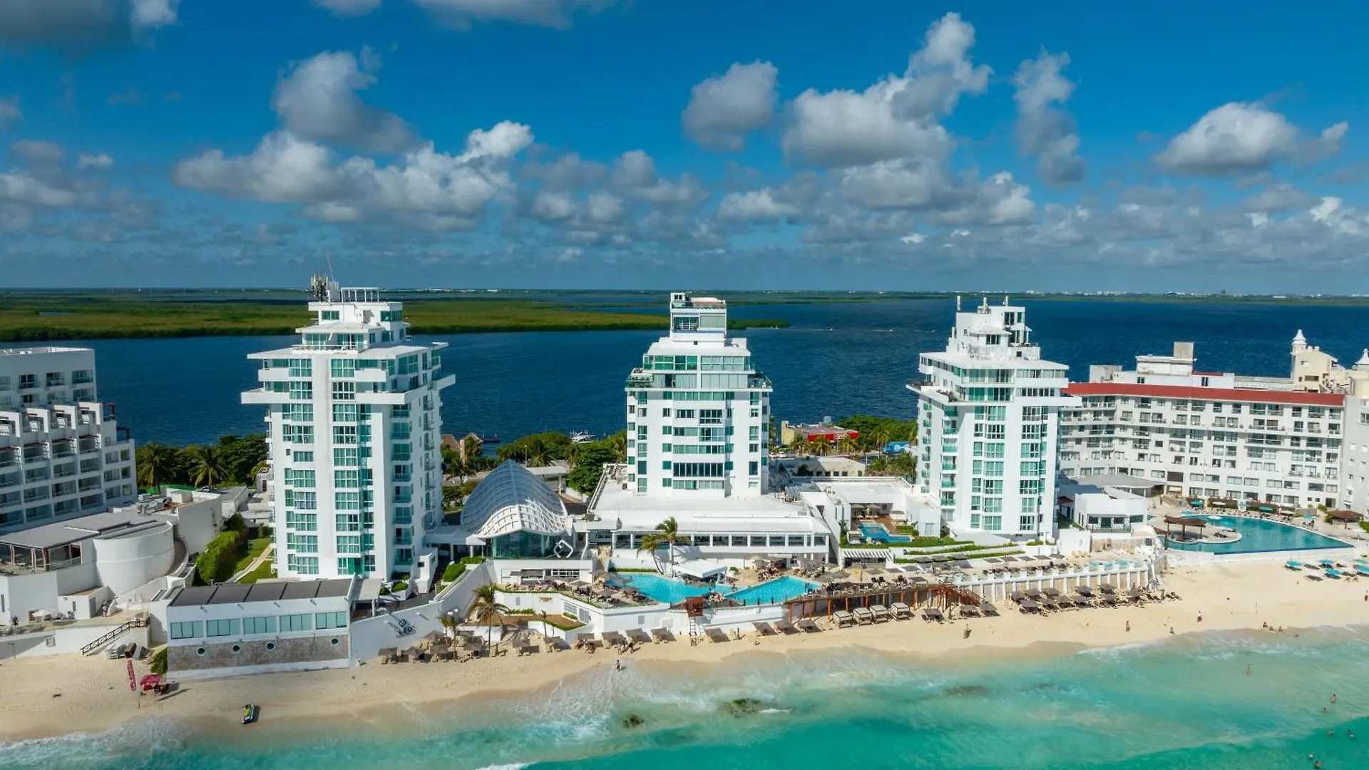 Beachfront Suite Deluxe -Best Ocean View, Resort With Beach, Gym And Spa Cancun